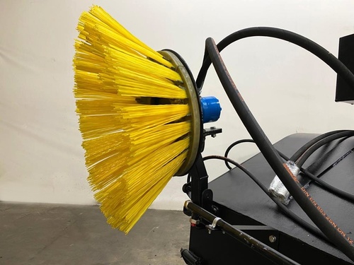 Щетка с передним бункером 